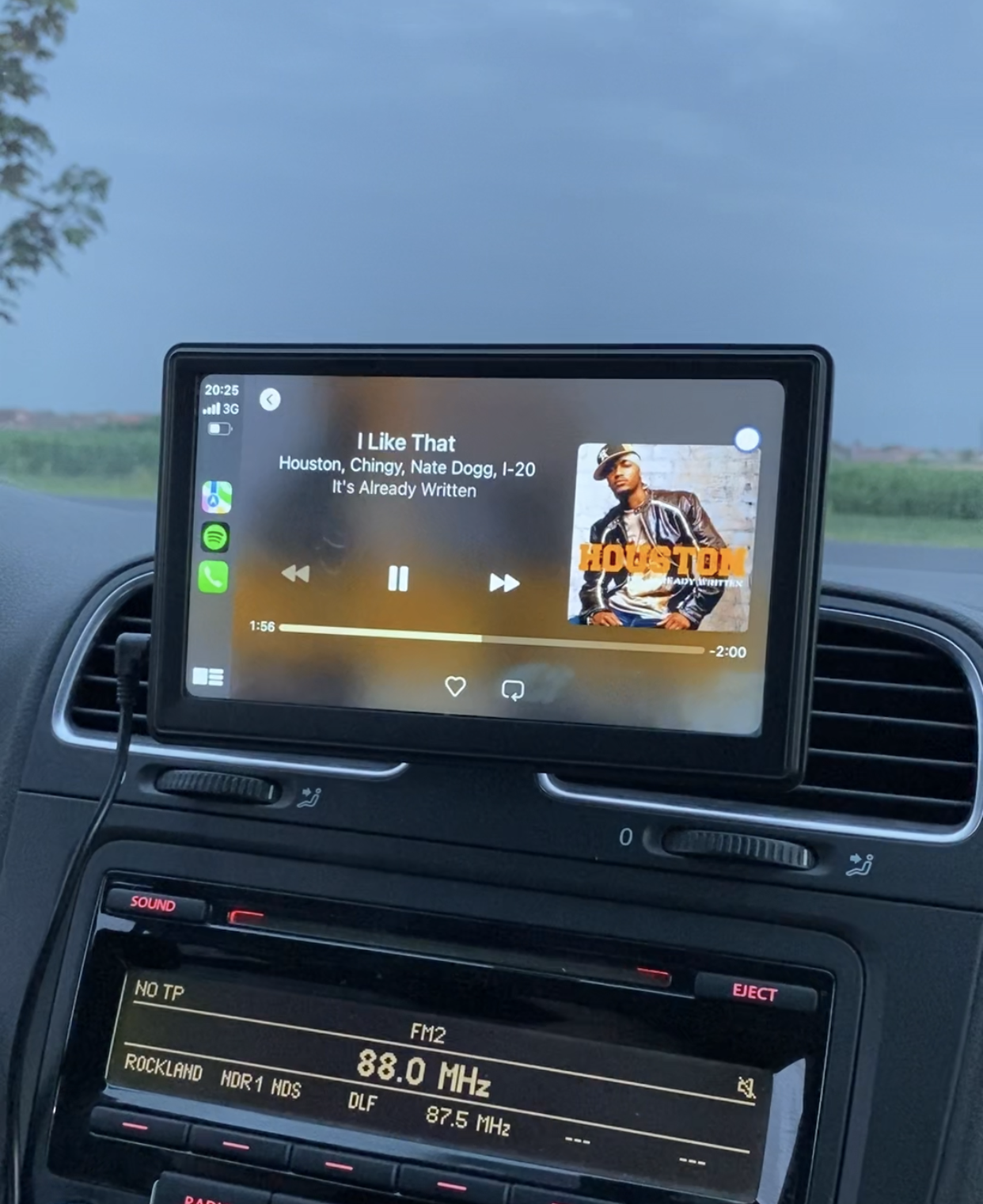 GoGoDrive™ 7-inch CarPlay display