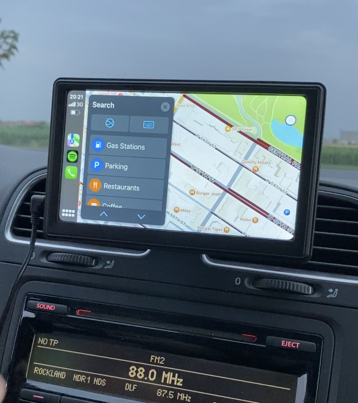 GoGoDrive™ 7-inch CarPlay display